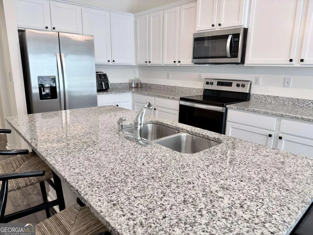 111 Hampton CIR McDonough, GA 30253
