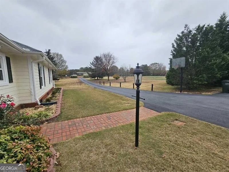 1505 Old Loganville RD Loganville, GA 30052