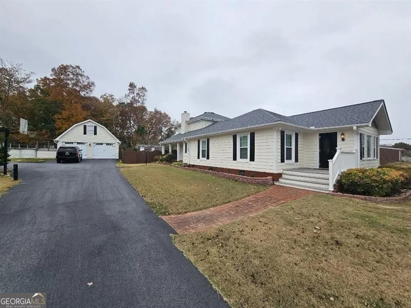 1505 Old Loganville RD Loganville, GA 30052