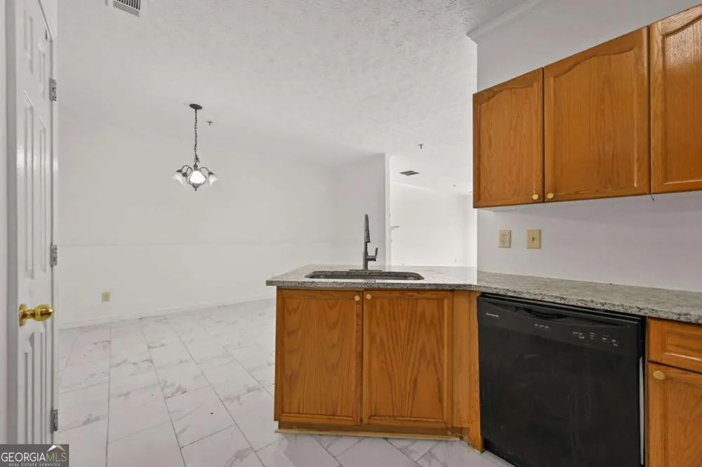 5090 LEESHIRE Leeshire Trce Tucker, GA 30084