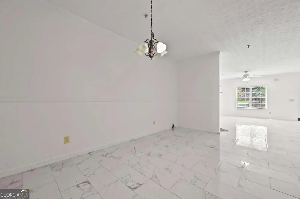 5090 LEESHIRE Leeshire Trce Tucker, GA 30084