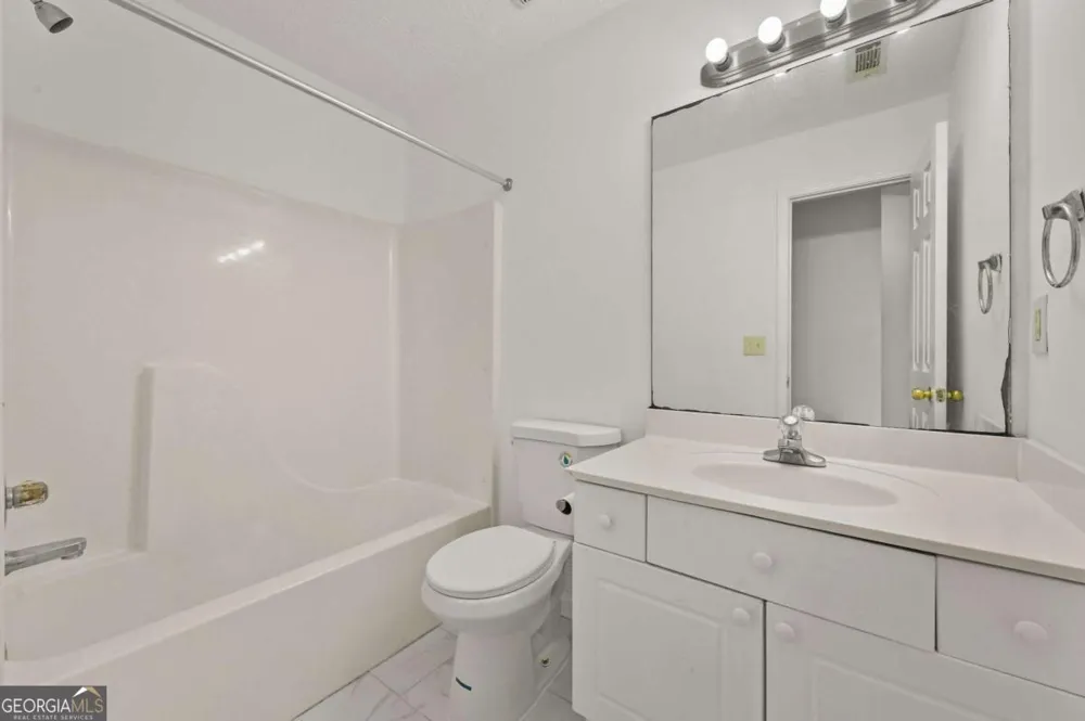 5090 LEESHIRE Leeshire Trce Tucker, GA 30084