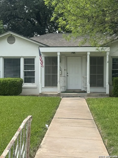 844 Laurel