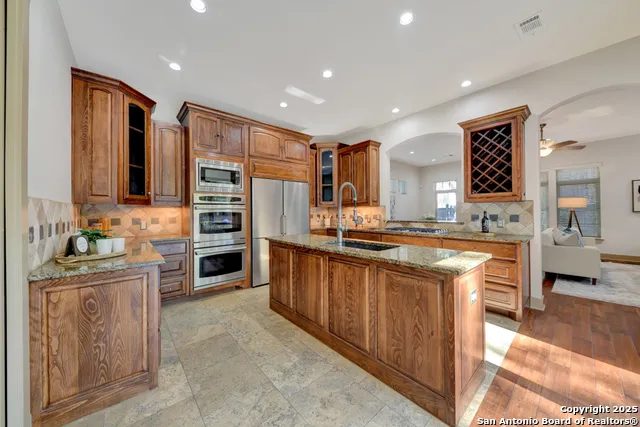 211 Inslee Ave Alamo Heights, TX 78209