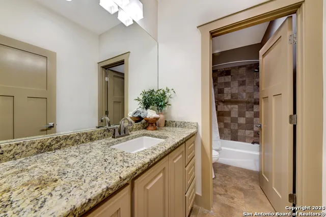211 Inslee Ave Alamo Heights, TX 78209