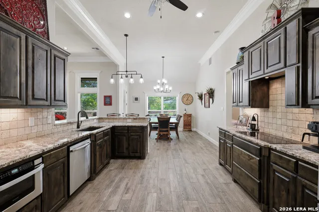 529 Double Gate Castroville, TX 78009