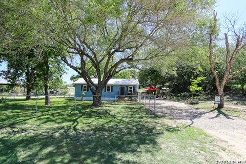 124 COVE DR
