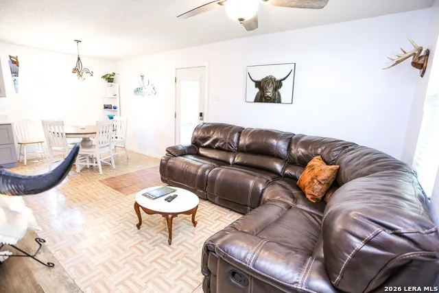 124 COVE DR Pipe Creek, TX 78063