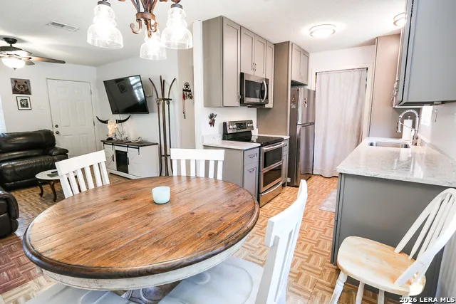 124 COVE DR Pipe Creek, TX 78063