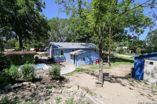 124 COVE DR Pipe Creek, TX 78063