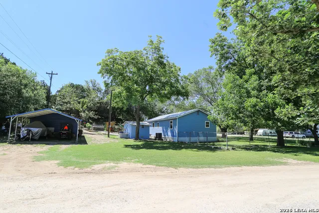 124 COVE DR Pipe Creek, TX 78063