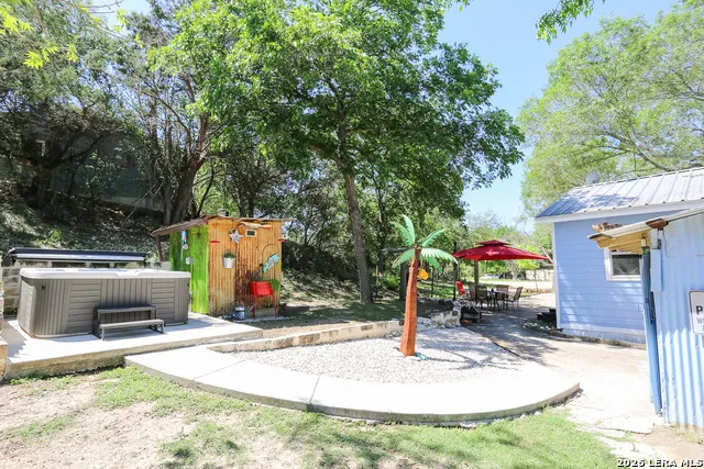 124 COVE DR Pipe Creek, TX 78063