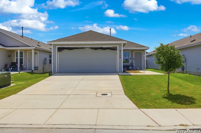 9220 James Bowie Seguin, TX 78155