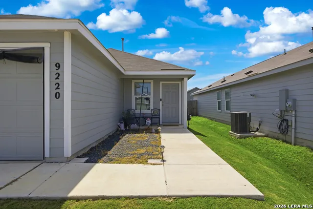 9220 James Bowie Seguin, TX 78155