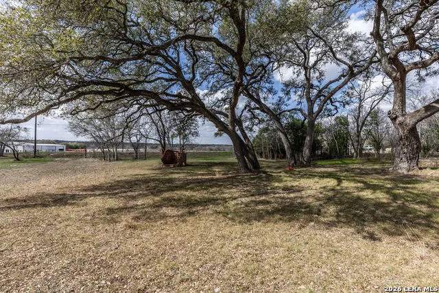 2071 E Us Highway 90 Seguin, TX 78155