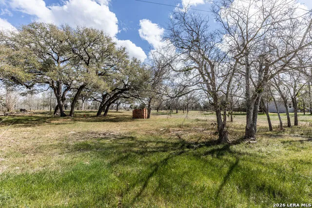 2071 E Us Highway 90 Seguin, TX 78155