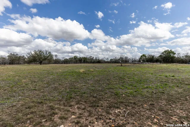 2071 E Us Highway 90 Seguin, TX 78155