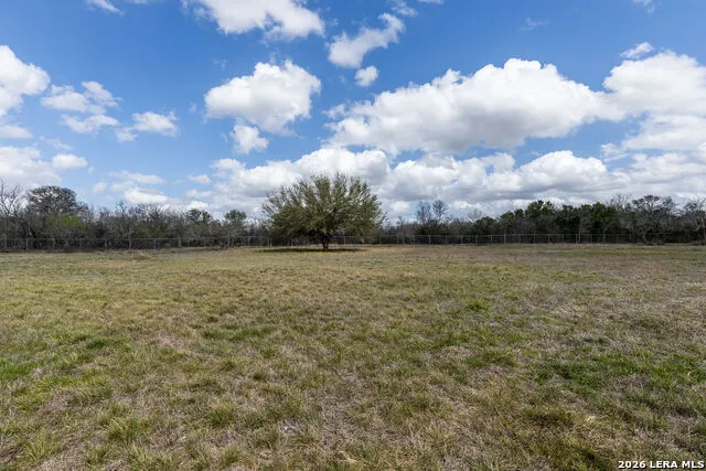 2071 E Us Highway 90 Seguin, TX 78155
