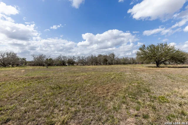 2071 E Us Highway 90 Seguin, TX 78155