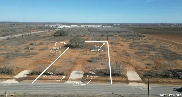 1607 County Road 422 Pleasanton, TX 78064