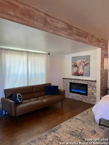 413 9th Unit B Blanco, TX 78606