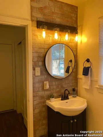 413 9th Unit B Blanco, TX 78606