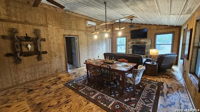 11695 COUNTY ROAD 350 Barksdale, TX 78828