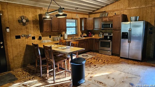 11695 COUNTY ROAD 350 Barksdale, TX 78828