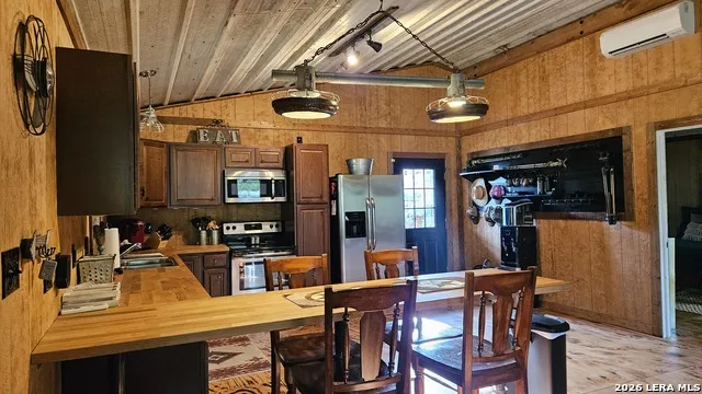11695 COUNTY ROAD 350 Barksdale, TX 78828