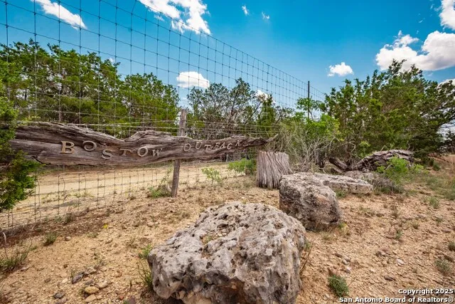 101 Betty Drive Bandera, TX 78803