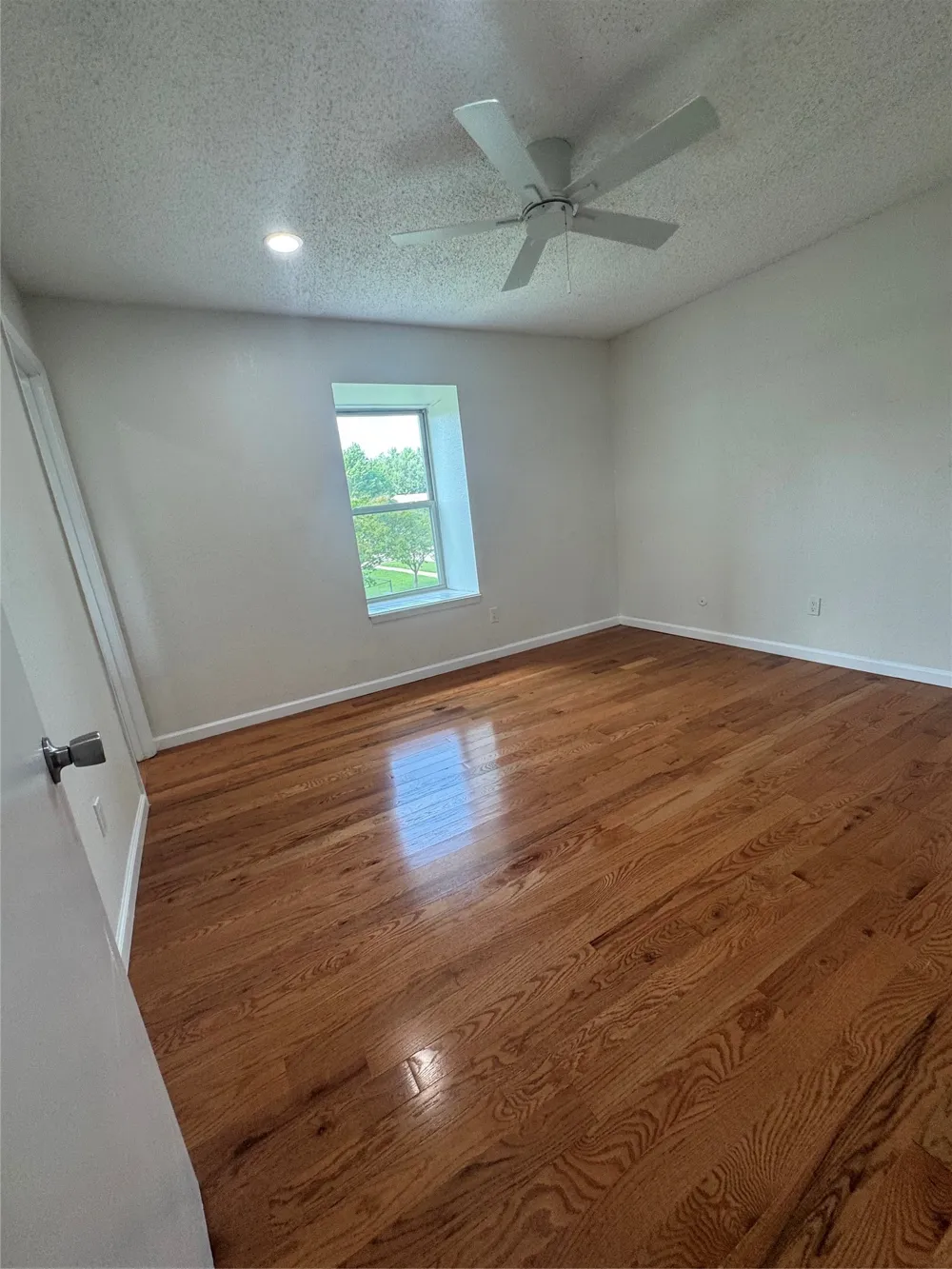 9519 Westpark Drive Benbrook, TX 76126