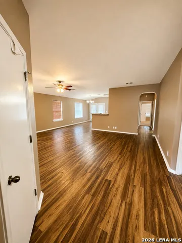 9006 Pinseeker Selma, TX 78154
