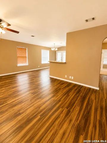 9006 Pinseeker Selma, TX 78154