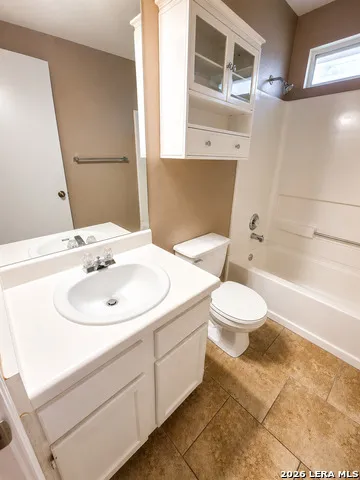 9006 Pinseeker Selma, TX 78154