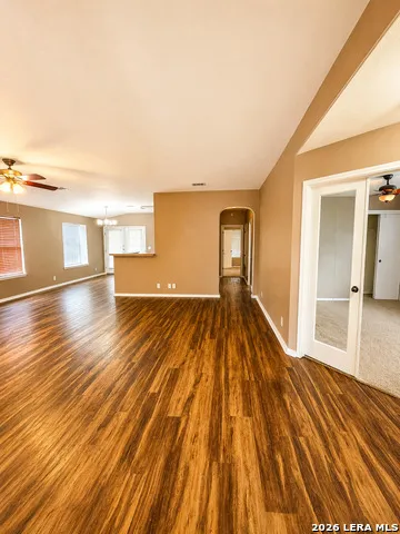 9006 Pinseeker Selma, TX 78154