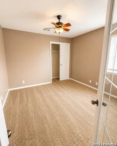 9006 Pinseeker Selma, TX 78154
