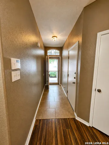 9006 Pinseeker Selma, TX 78154