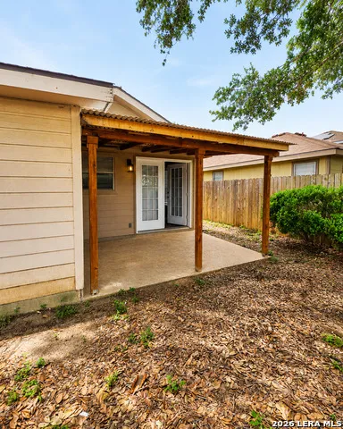 9006 Pinseeker Selma, TX 78154