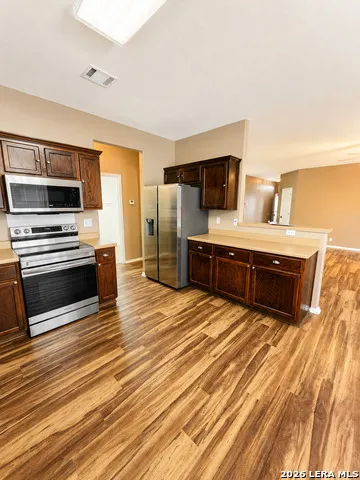 9006 Pinseeker Selma, TX 78154
