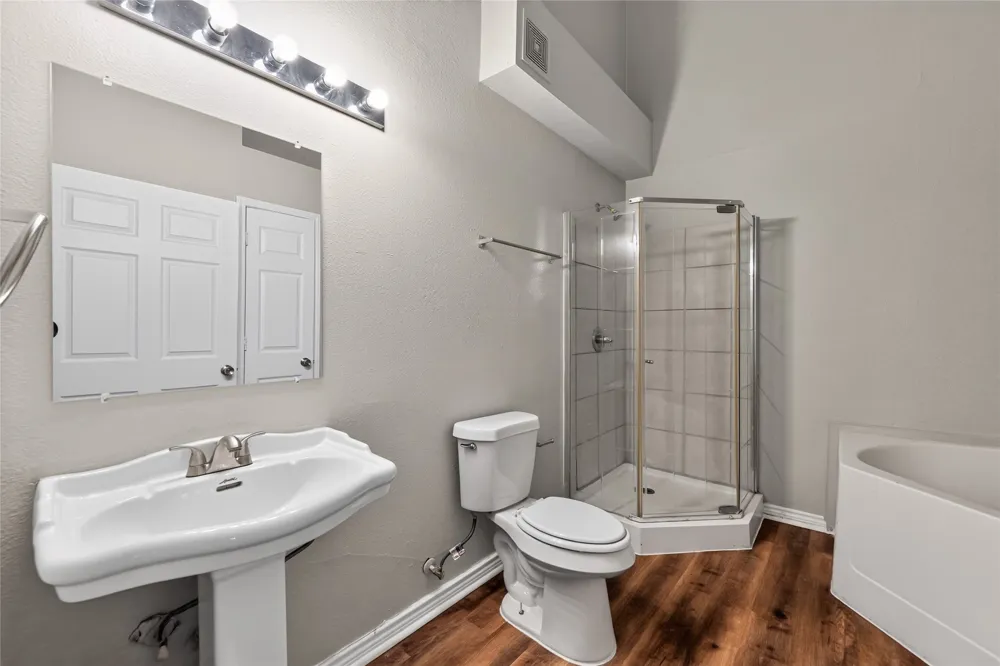 226 Cliff Heights Circle Dallas, TX 75241