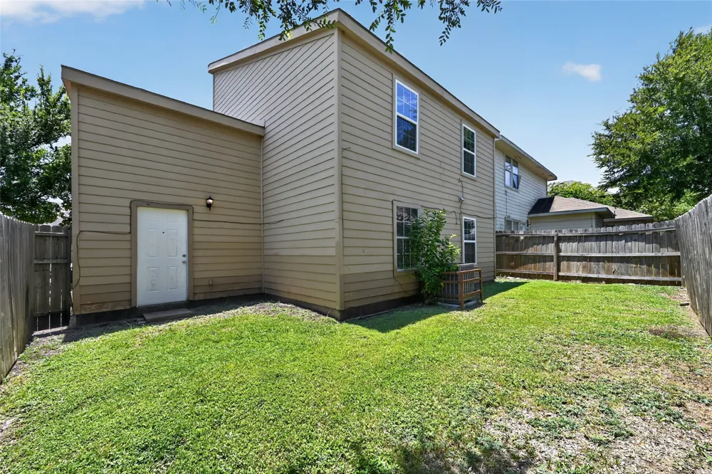 226 Cliff Heights Circle Dallas, TX 75241