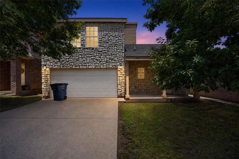 226 Cliff Heights Circle Dallas, TX 75241