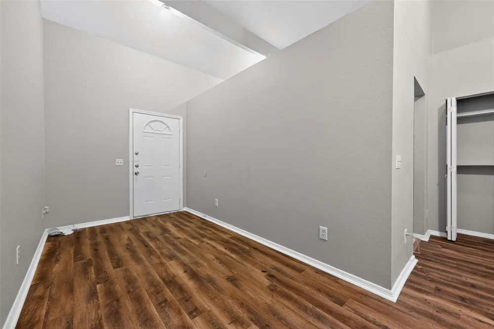 226 Cliff Heights Circle Dallas, TX 75241
