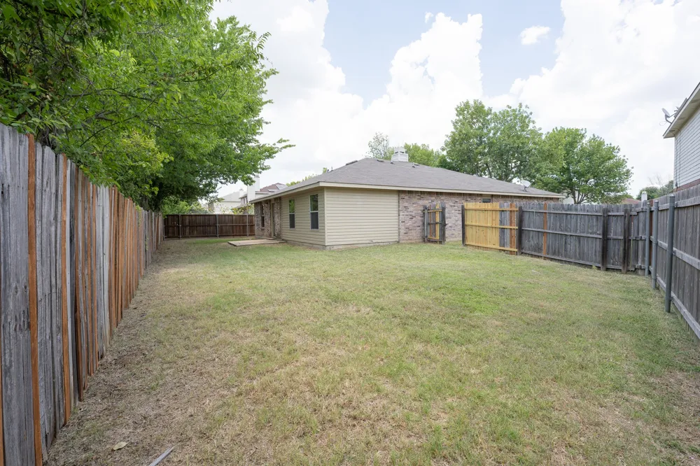 3841 Meredith Lane Balch Springs, TX 75180