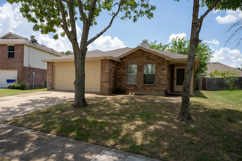 3841 Meredith Lane Balch Springs, TX 75180