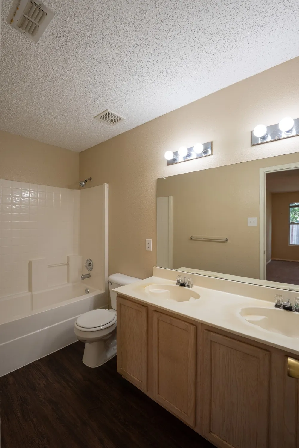3841 Meredith Lane Balch Springs, TX 75180