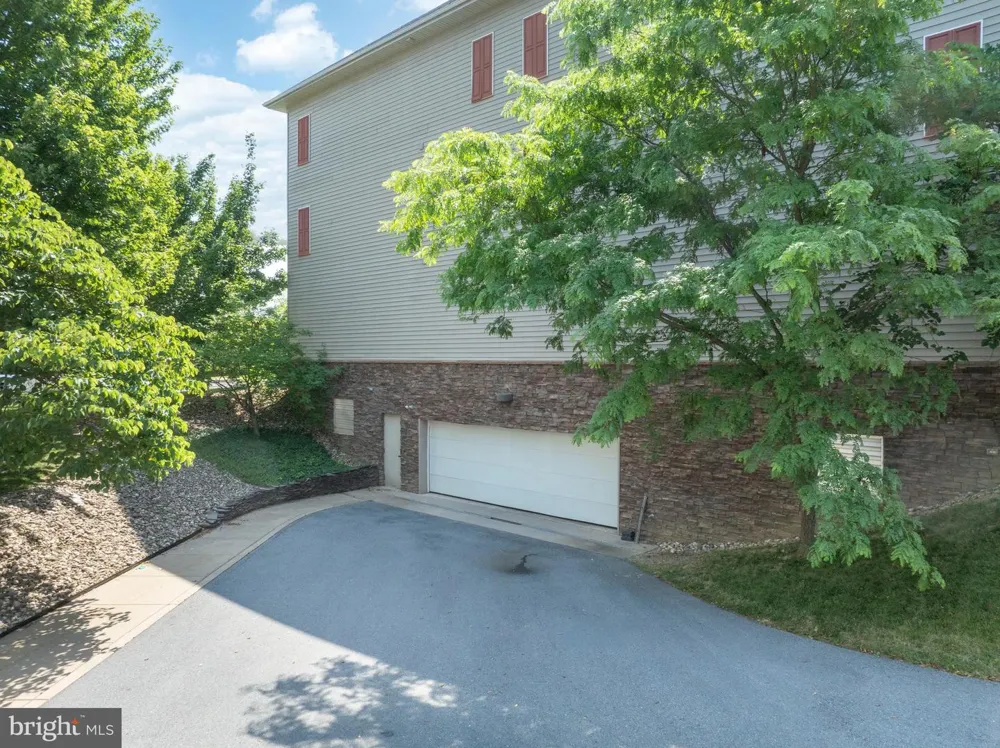 200 JEFFERSON AVENUE #216 State College, PA 16801