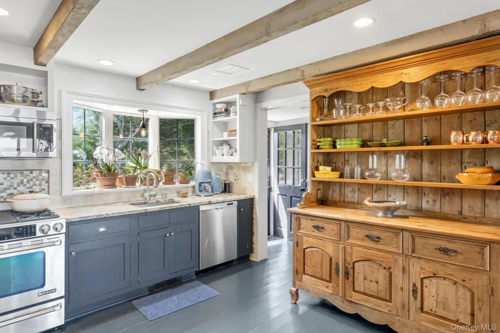21 Breeze Hill Road East Hampton, NY 11937