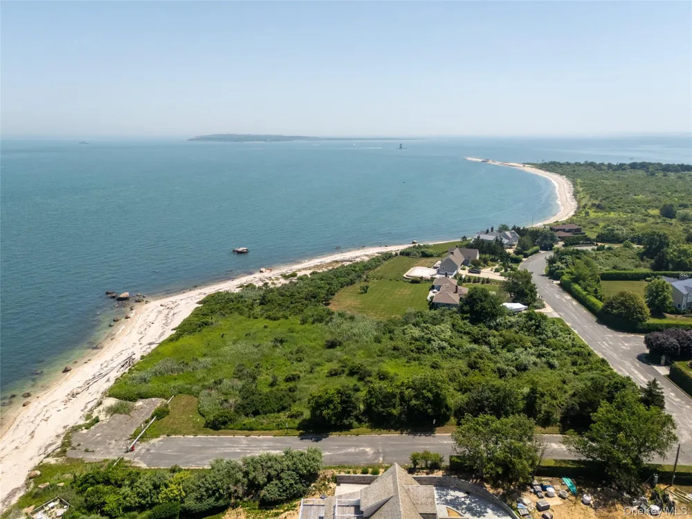 1890 Lands End Road Orient Point, NY 11957