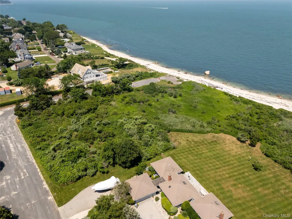 1890 Lands End Road Orient Point, NY 11957